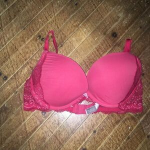 Victoria’s Secret Dream Angels padded push-up bra